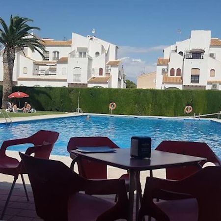 Appartement Alex Bungalow à Torrevieja Extérieur photo