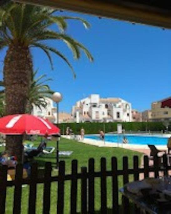 Appartement Alex Bungalow à Torrevieja Extérieur photo